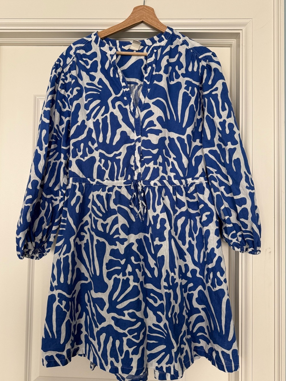 H&M Blue and White Abstract Print Midi Dress